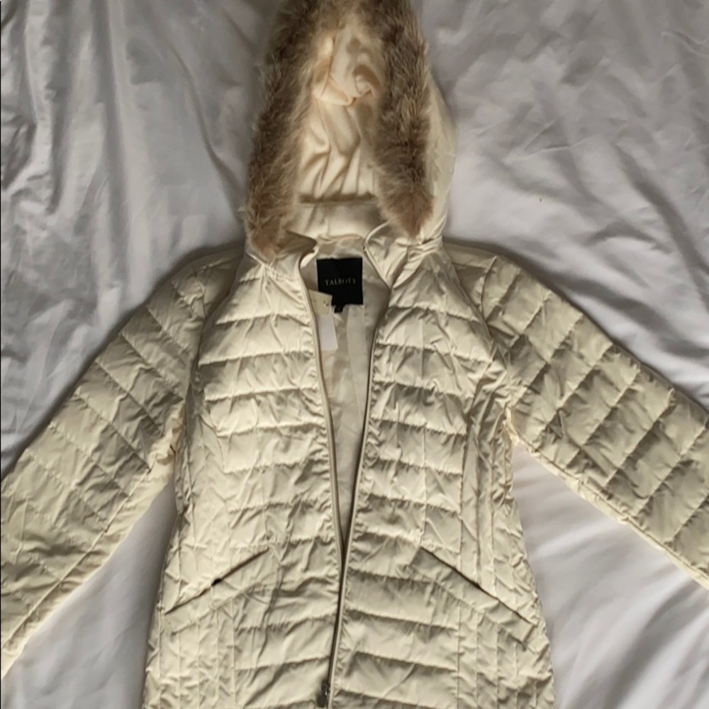 Creamy yellow puffer jacket - new with tags!